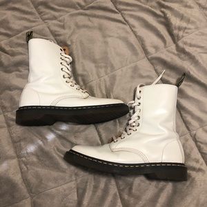 Dr Martens Off White Alix Boot Size 9